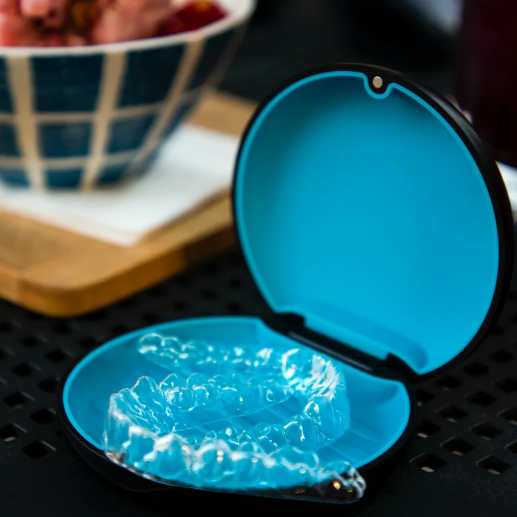 boite rangement gouttieres orthodontie troyes Orthodontie à Troyes - Cabinet Au fil du sourire Orthodontie adolescent